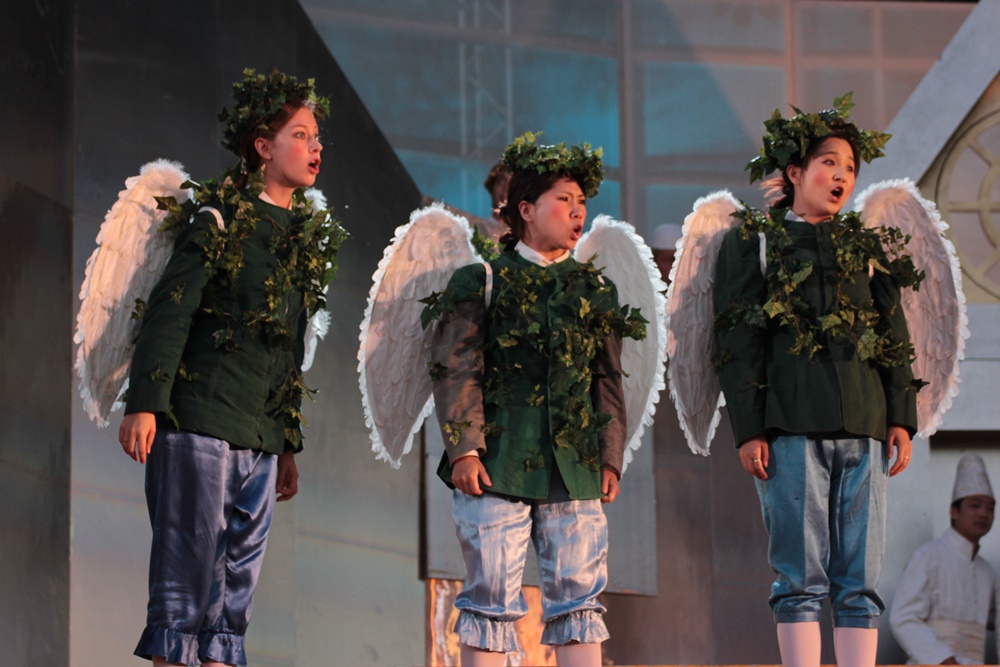 "Die Zauberflöte" - 3.Knabe
 Foto: Blickwinkelargentur